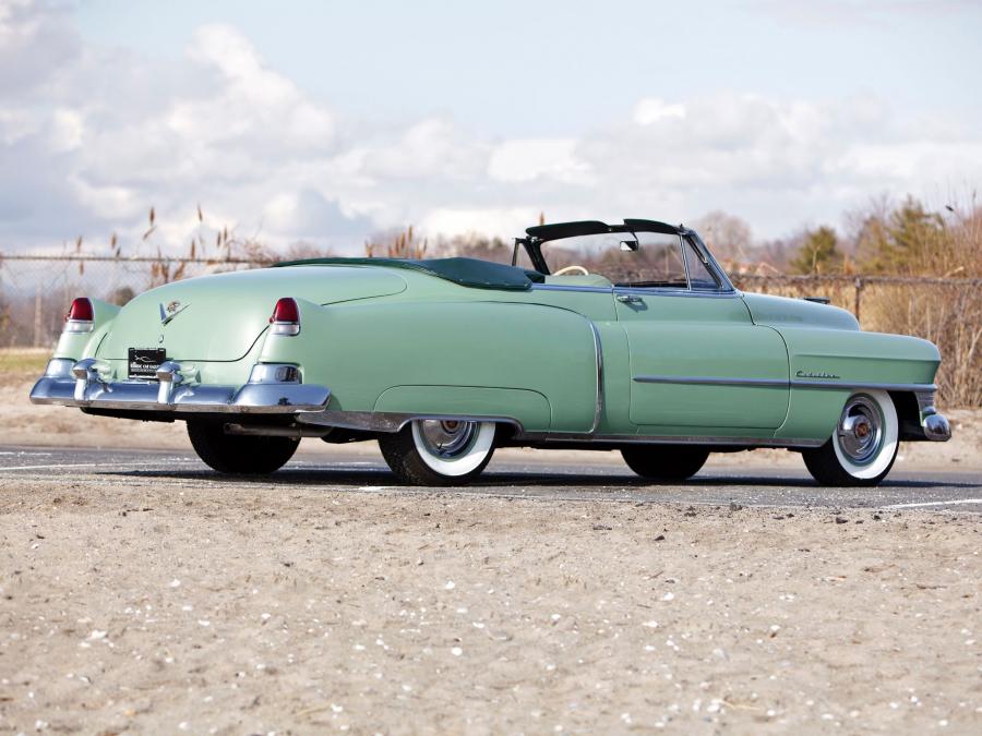  Cadillac Series 62 Convertible 1951 года  (фото 9 из 21)